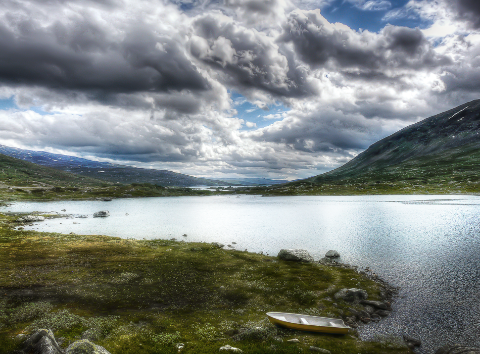 hdr-photography-nature-norway-boat-on-shore